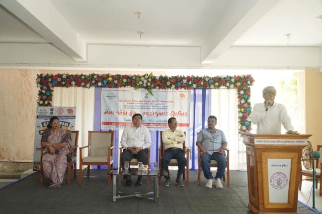 સમર્પણ કોલેજના કેમ્પસમાં રોજગાર મેળોઃ ઉમેદવારોને અપાયા ઓફર લેટર
