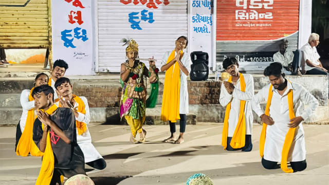 જામળા ખાતે ‘નમો યશગાથા’ નાટકની ભવ્ય રજૂઆત, મોટી સંખ્યામાં ગ્રામજનો બન્યા સાક્ષી