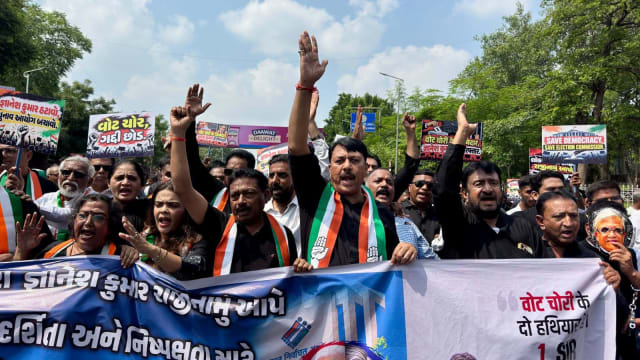 વોટચોરીના મામલે ગુજરાત કોંગ્રેસનો ઉગ્ર વિરોધ