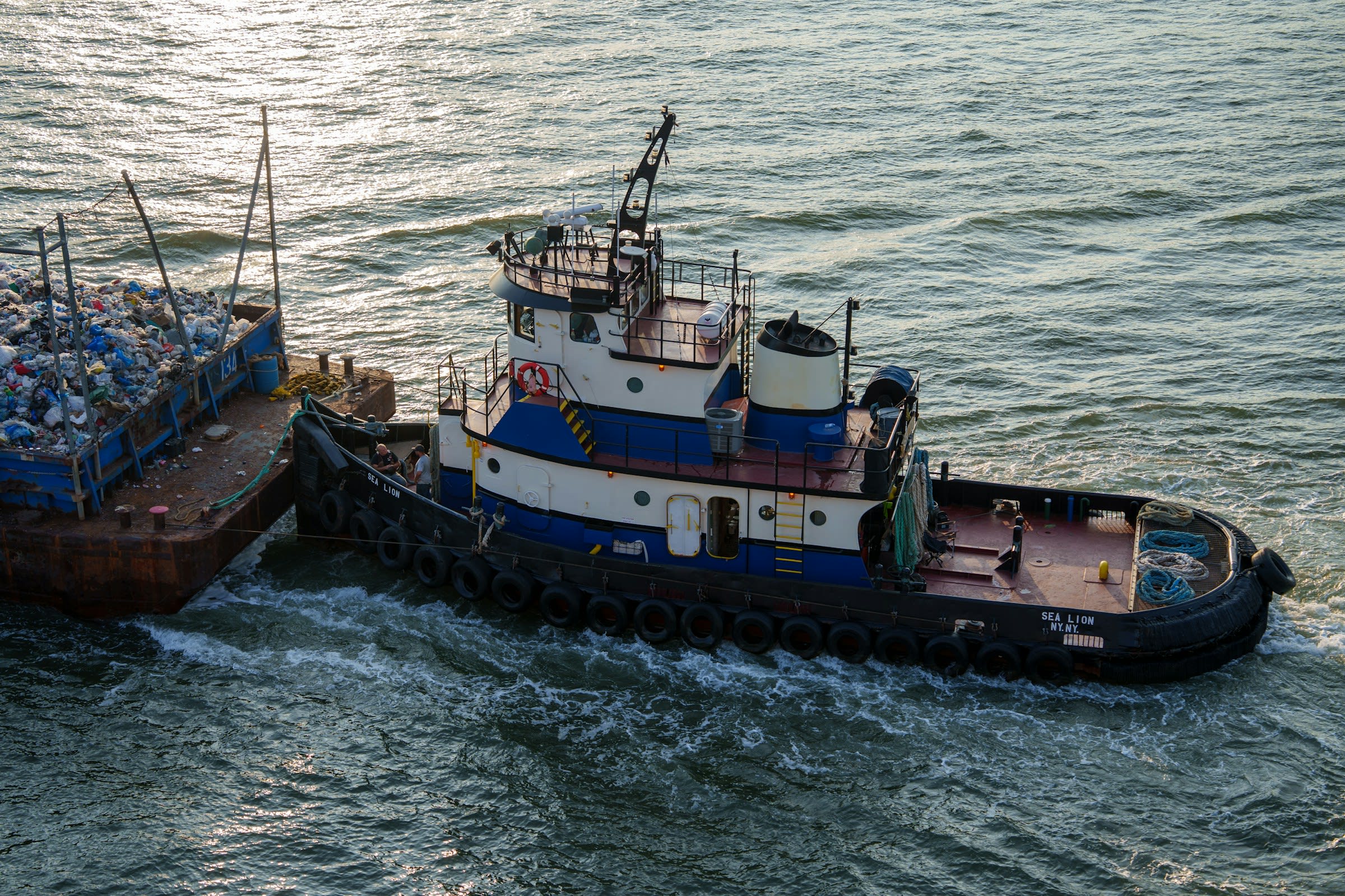 [Sample] 24 m harbour tug towing a barge