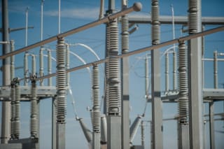 A high-voltage transmission structure.