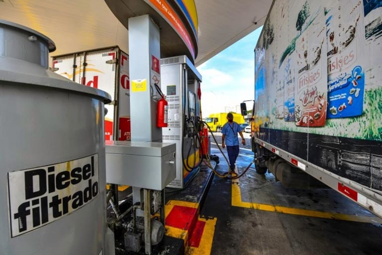 Petrobras eleva diesel em R$1, compensado por subsídio federal