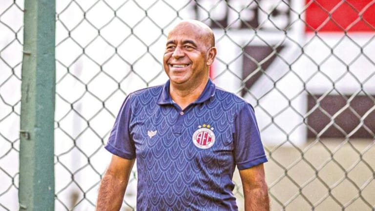 Carlos Moura deixa América Tácito Pegado assume coordenação em reformulação