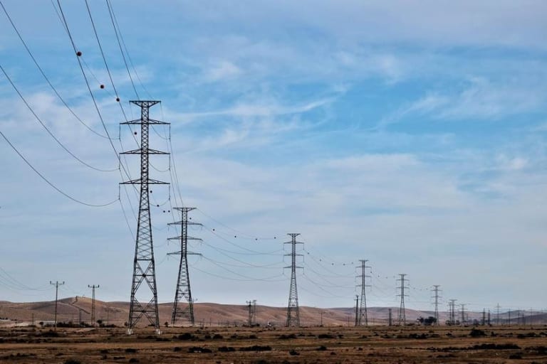Conta de luz pode subir 9,4% em 2026: especialista dá dicas para reduzir impacto no bolso