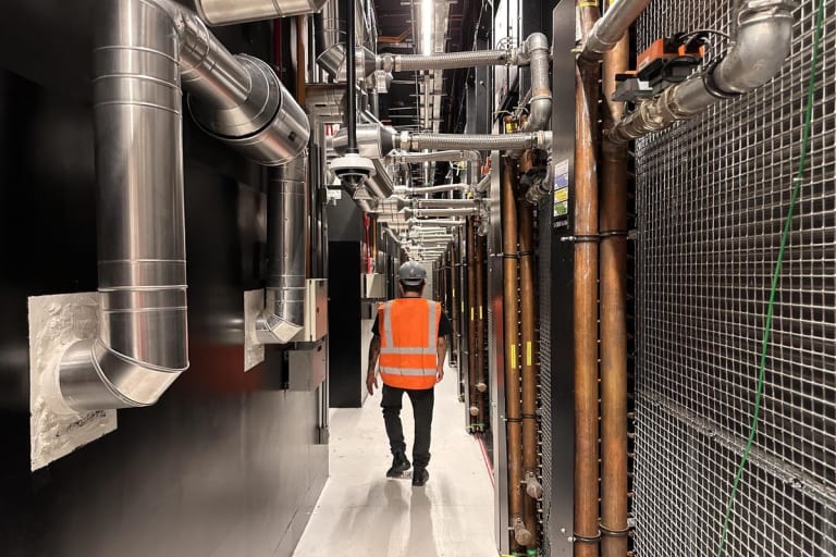 Único data center de IA pode injetar R$ 1,5 bilhão no PIB e gerar 12 mil empregos no Brasil