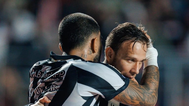 Santos perde Arthur com lesão na coxa para partida contra o Flamengo