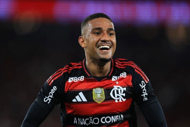 Flamengo define escalação oficial para o duelo de hoje
