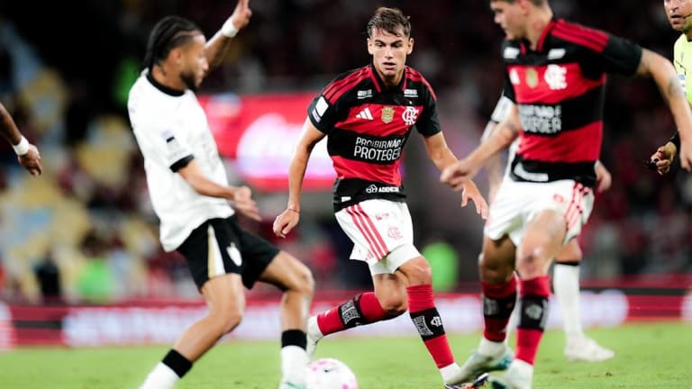 Leonardo Jardim detalha ajuste tático de Freitas na vitória do Flamengo sobre Atlético-MG