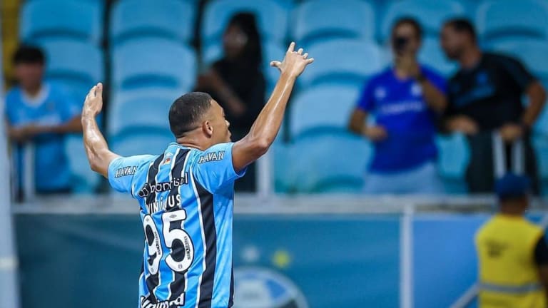 Vasco acerta contratação do atacante Carlos Vinícius para temporada de 2027