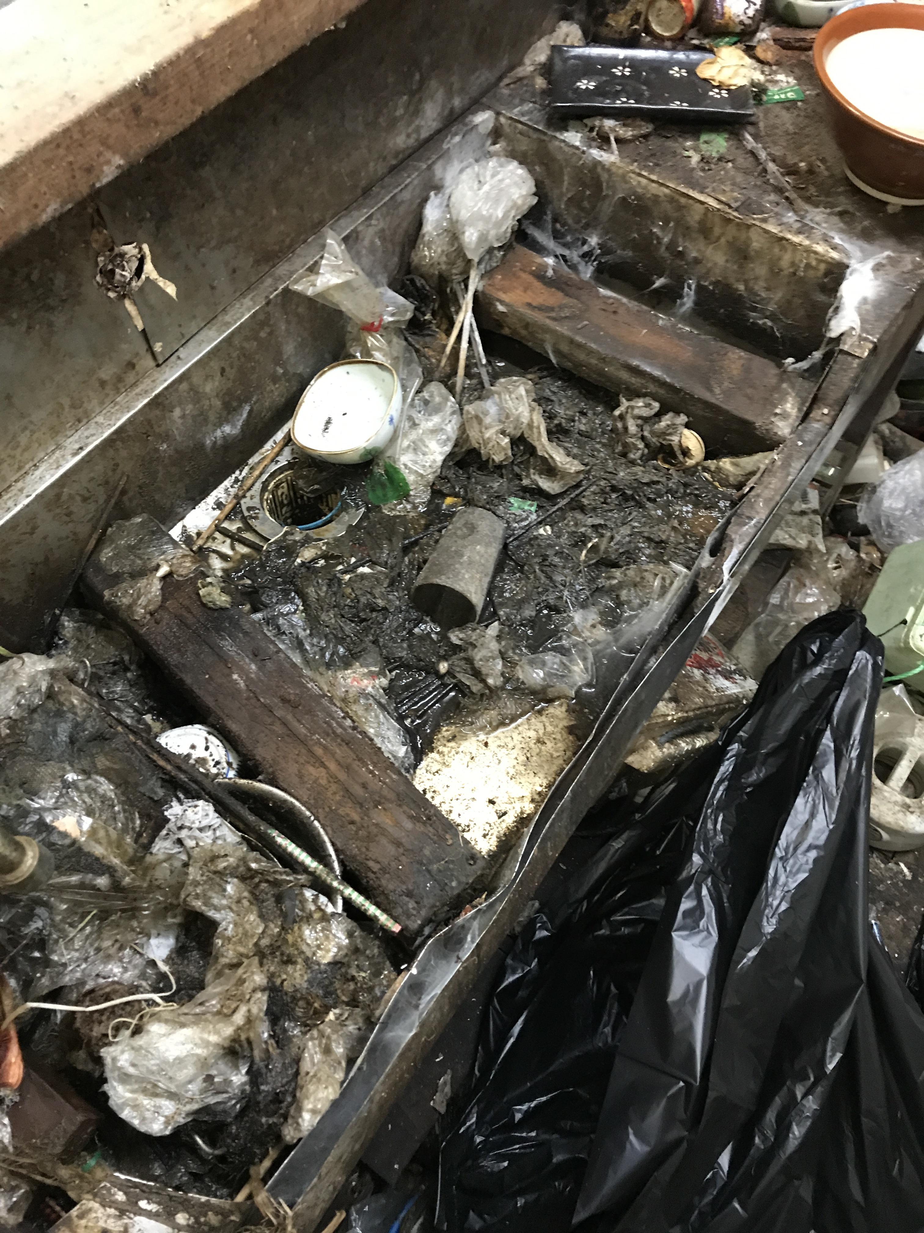 遺品整理品 116130 ジャンボコーン 日本緑十字社 特大 高さ1400mm幅380mm 1