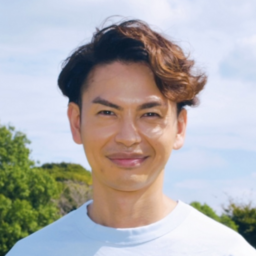 ピラティスインストラクター　鈴木 剛生