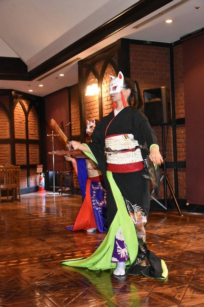 日本舞踊大鑑 ?media_id=3138632974149843774