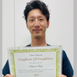 パーソナルトレーナーKAKUさん