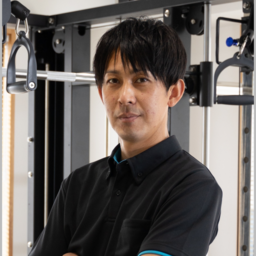 パーソナルトレーナー整体師山下（Rikariグループ）