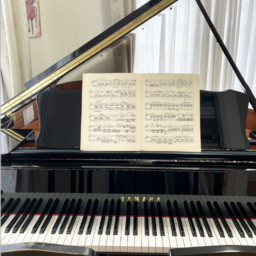J piano school