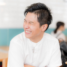 秋山 浩介's avatar