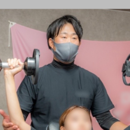 【トレーナー歴10年！】パーソナルトレーナー奥田 錠