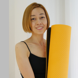 ヨガ /ピラティス （ FRP®︎：ファンクショナルローラーピラティス）インストラクター　有希