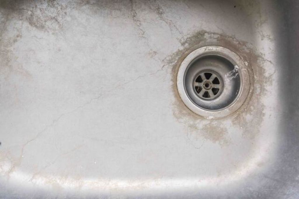 排水溝のイヤ な臭いを消す5つの掃除方法と臭う原因 Zehitomo Journal