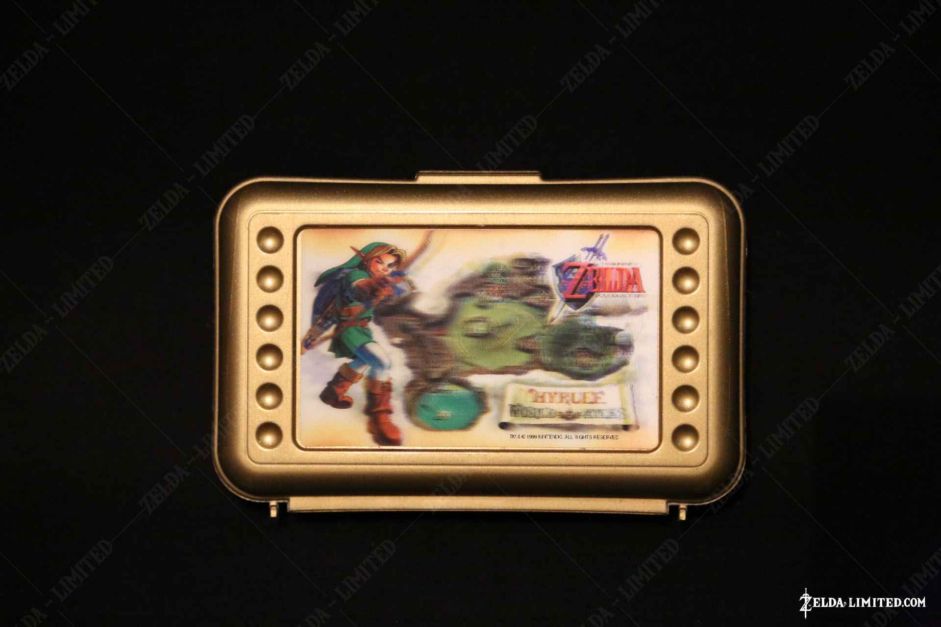 gold plastic box