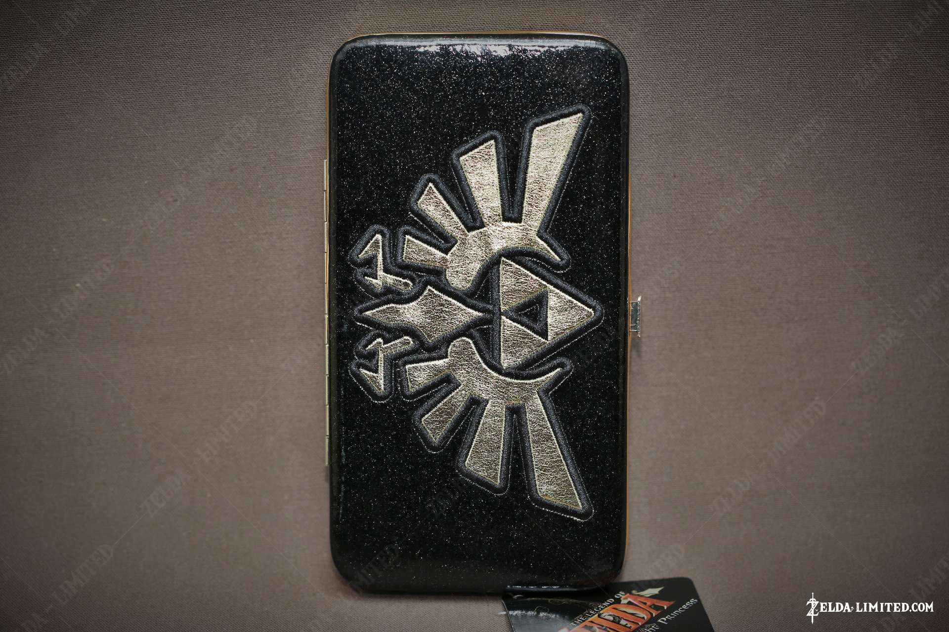 hinged purse