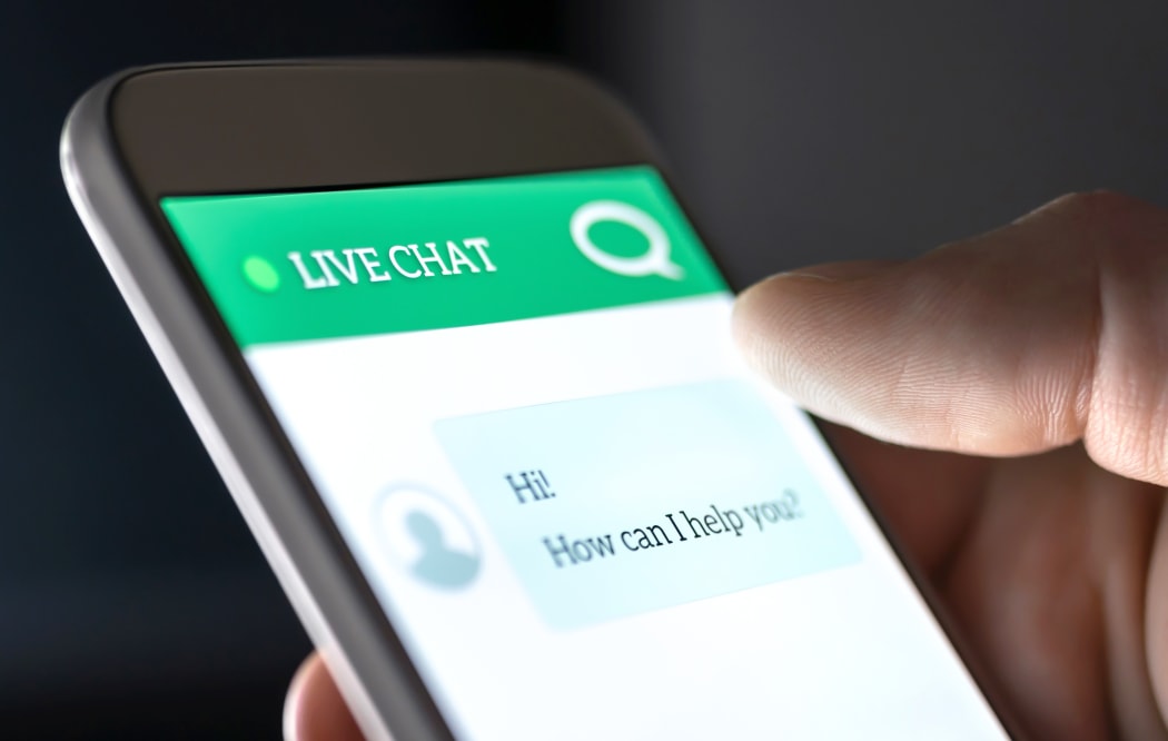How to communicate with the client in the chat