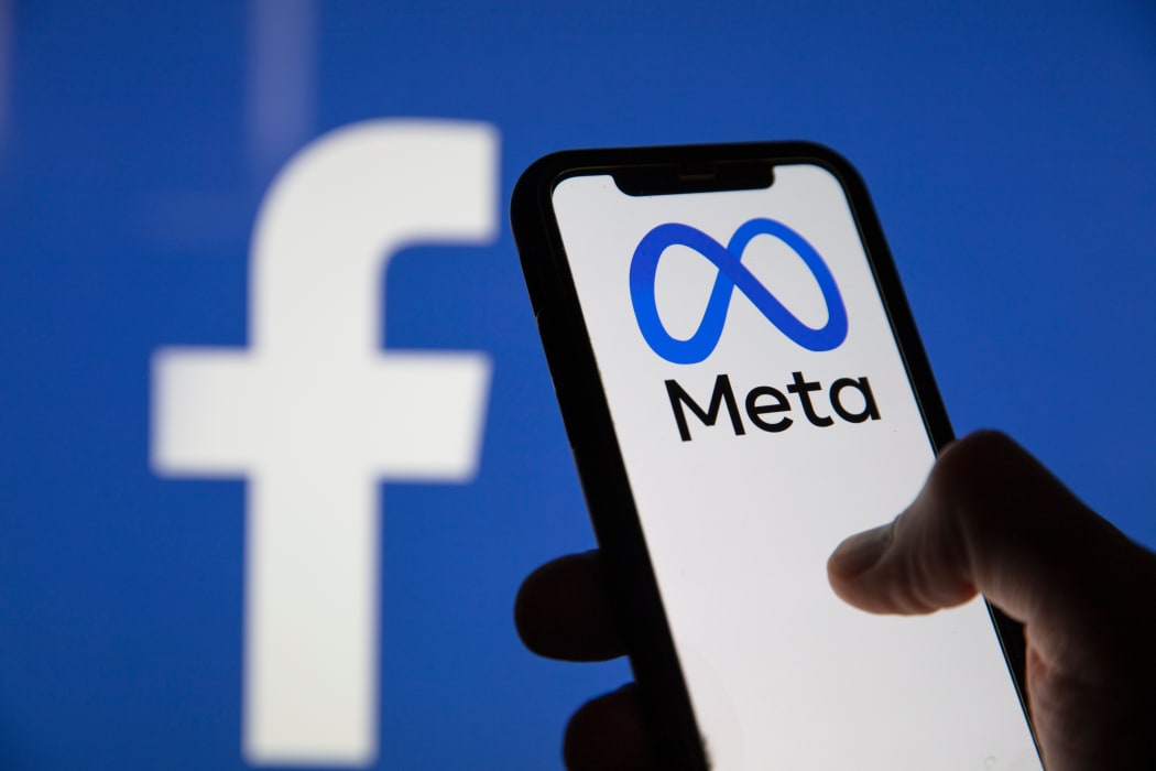 meta on phone