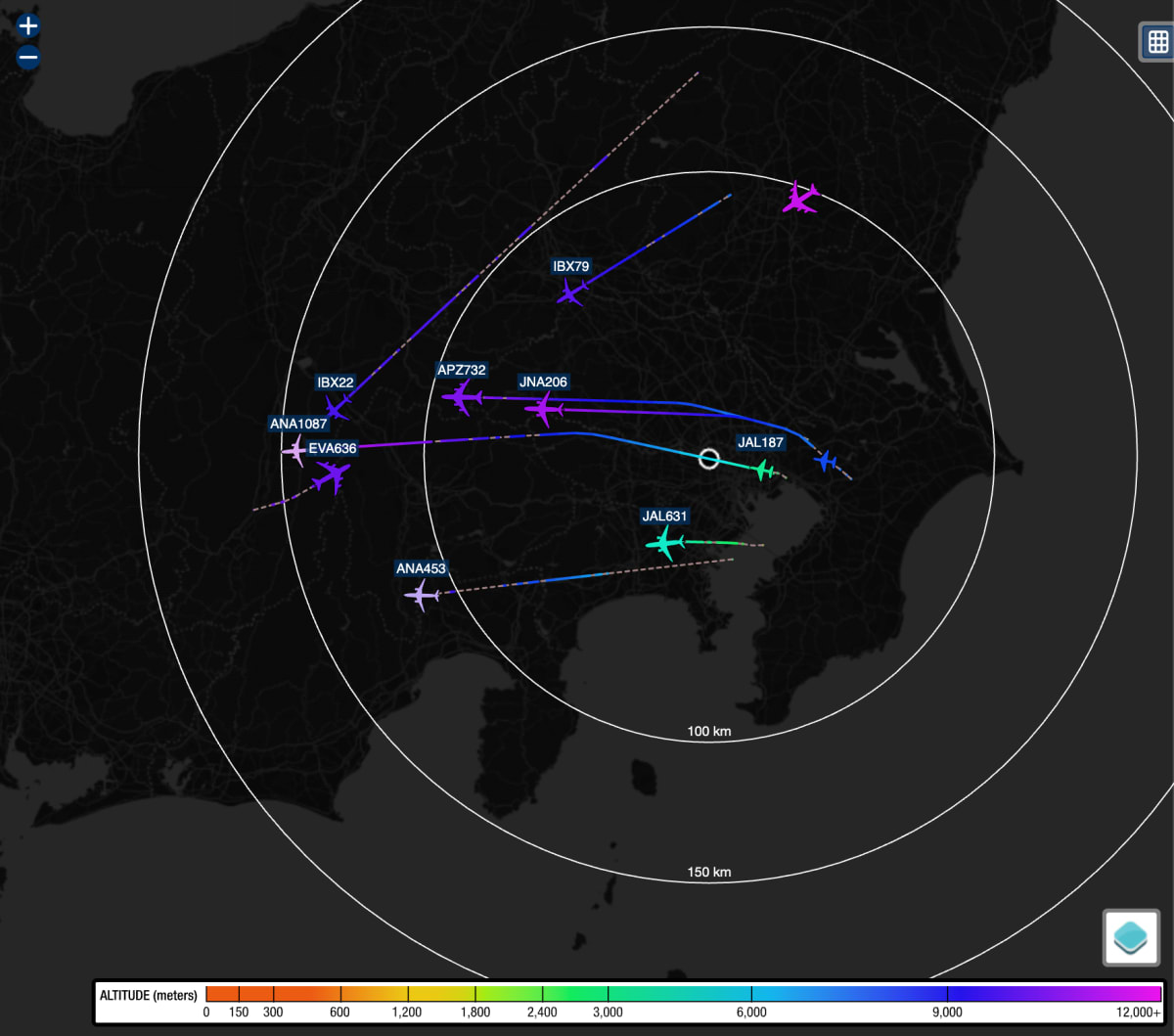 dump1090のWebインターフェース画面。受信した航空機の位置が地図上にプロットされる。