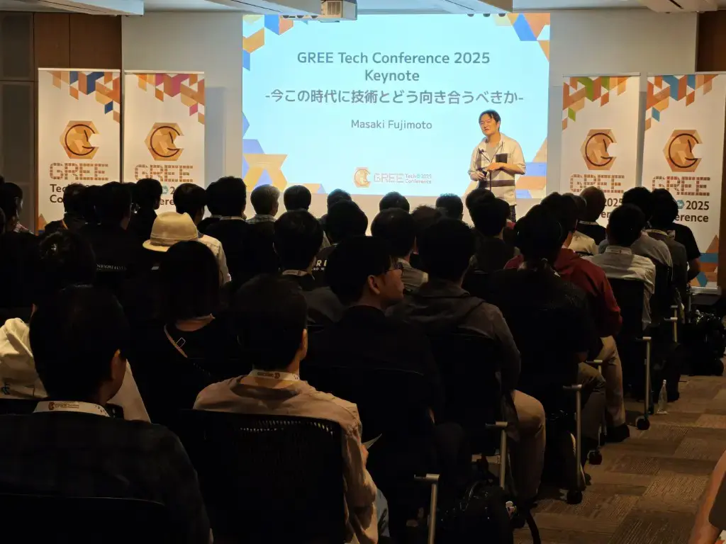 人間らしさのあるプレゼン資料で哲学的なプレゼンをするふじもと神