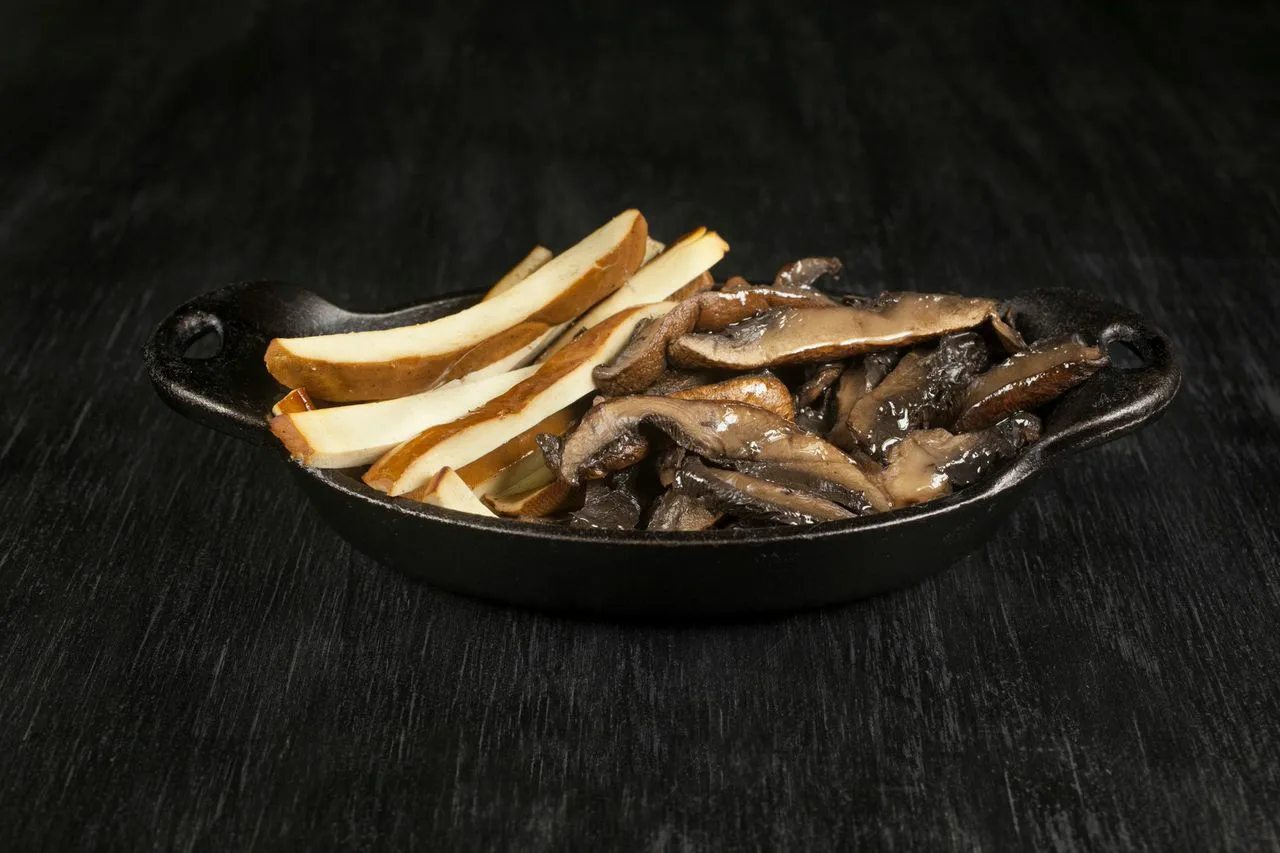 Soy Glazed Portobello and Spiced Tofu (Vegan) Soy Glazed Portobello and Spiced Tofu (Vegan)