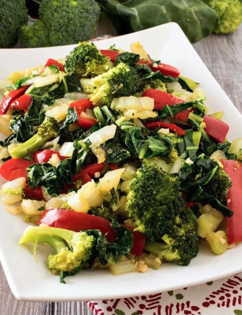Kale Broccoli Sautee with Red Bell Peppers and Ginger Kale Broccoli Sautee with Red Bell Peppers and Ginger