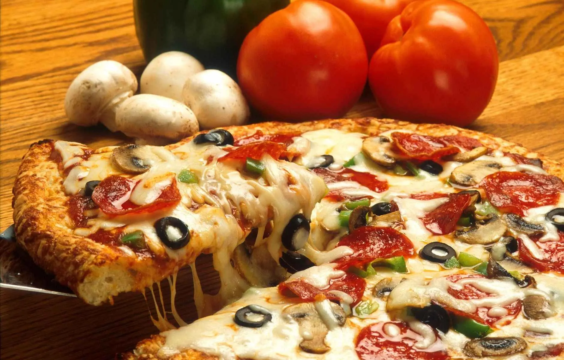 Vegan Vegetable Thin Crust Pizza Vegan Vegetable Thin Crust Pizza