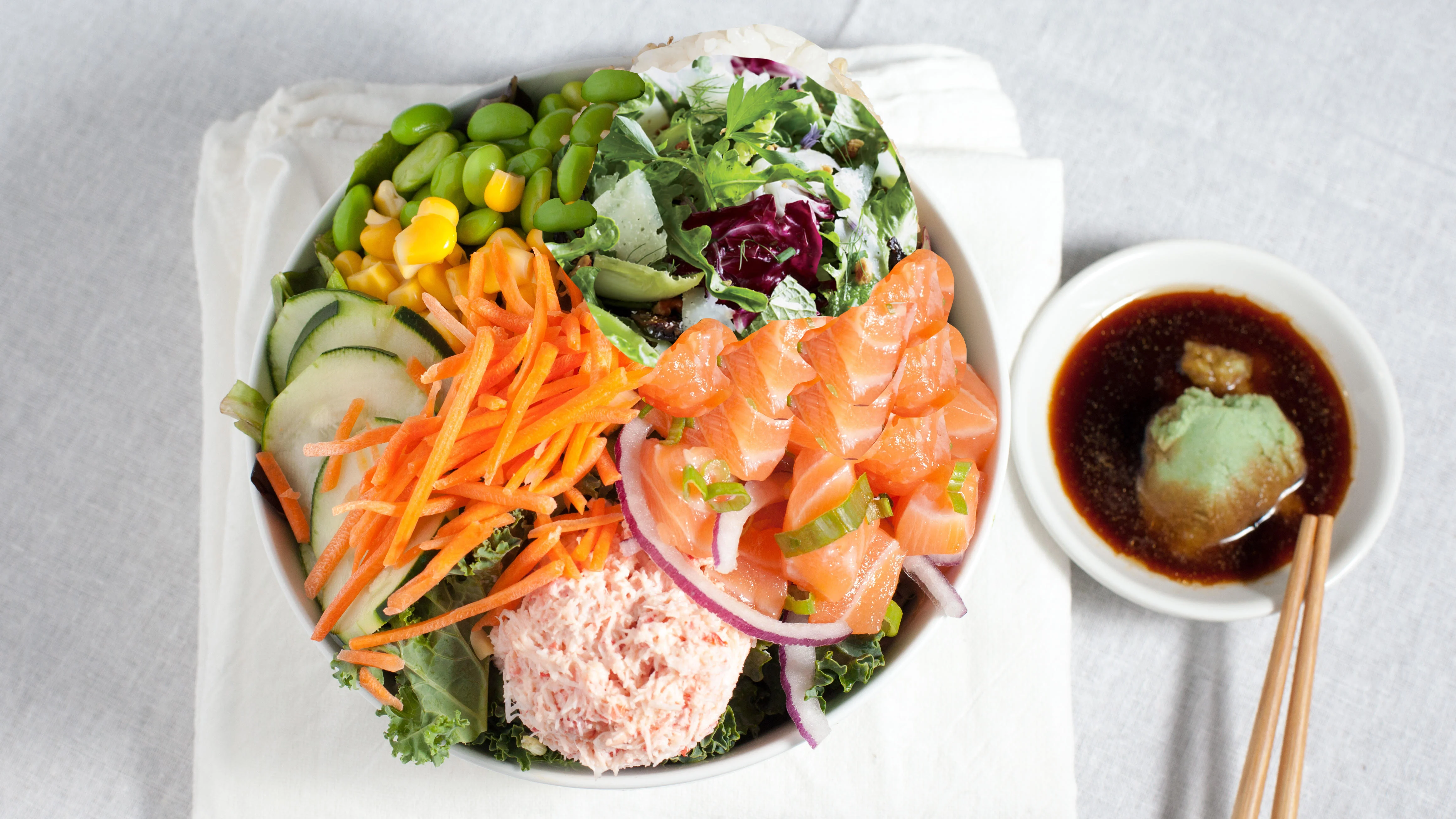 California Surf Poke Mixed Green Salad Bowl with Citrus Ponzu Sauce California Surf Poke Mixed Green Salad Bowl with Citrus Ponzu Sauce