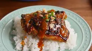 Sweet Chili Glaze Roasted Chicken with Rice and String Beans Sweet Chili Glaze Roasted Chicken with Rice and String Beans