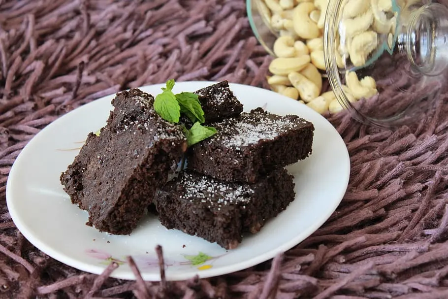 Individually Packaged: Chocolate Brownies with Walnuts and Mint Dust