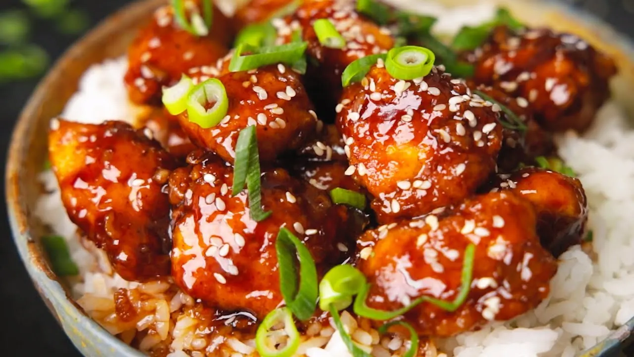 Crispy Sesame Chicken with White Rice