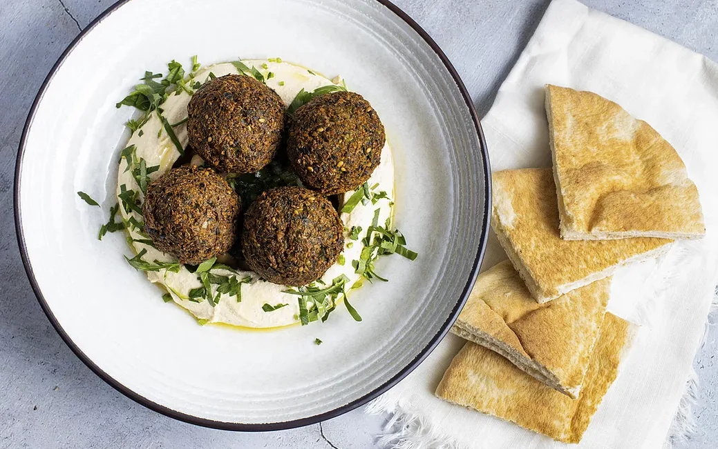 Hummus with Falafel Hummus with Falafel