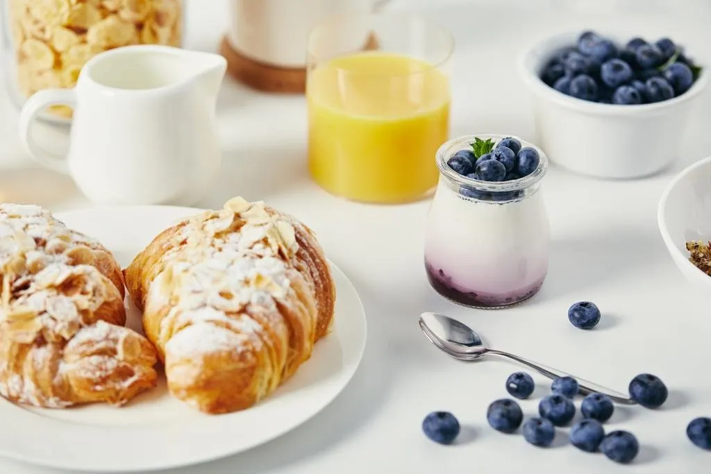 Plain Croissant Healthy Breakfast Box