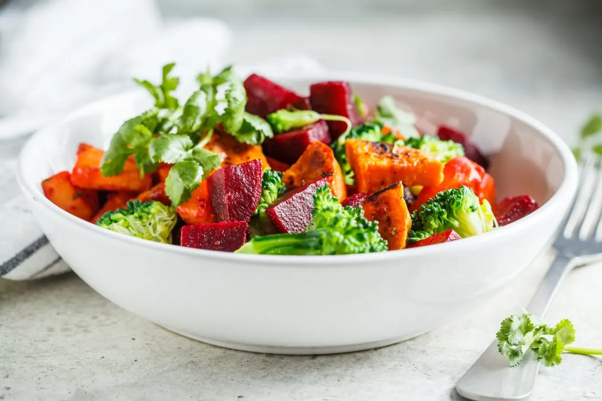 Basil Salad with BBQ Braised Vegan Jackfruit Basil Salad with BBQ Braised Vegan Jackfruit