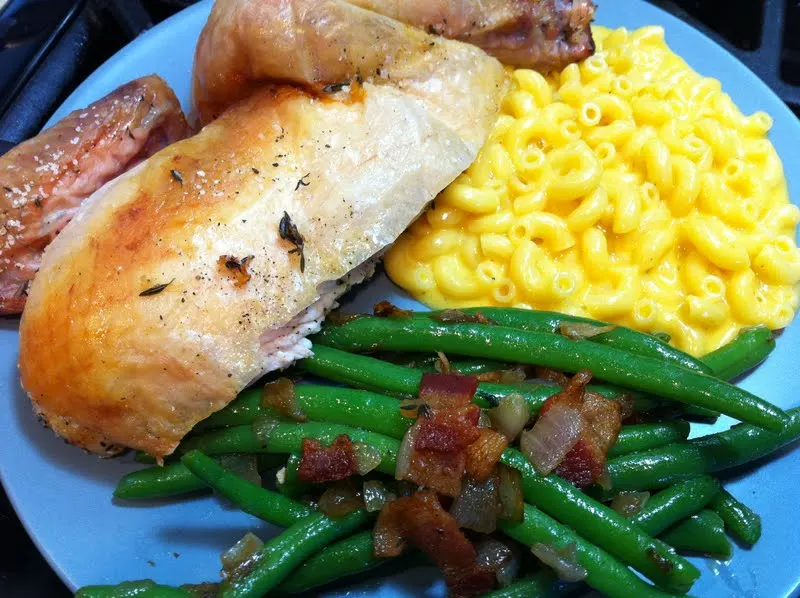 Rotisserie Chicken with Mac & Cheese & Green Beans