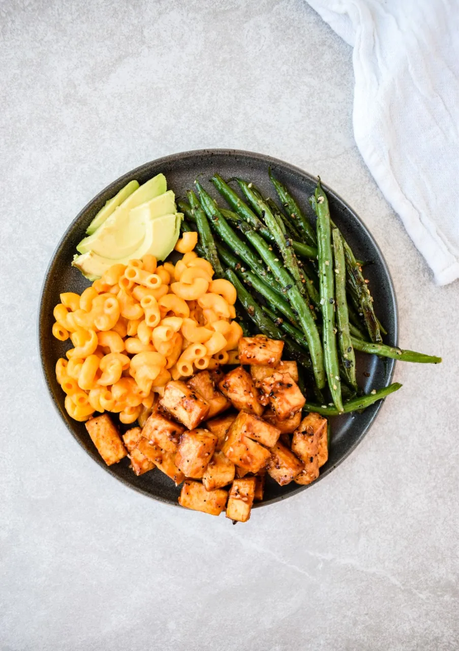 BBQ Tofu with Mac & Cheese & Green Beans