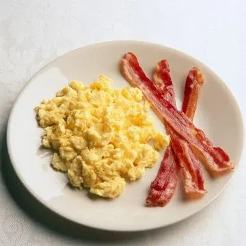 Light Carb Hot Breakfast Box (Applewood Smoked Bacon)
