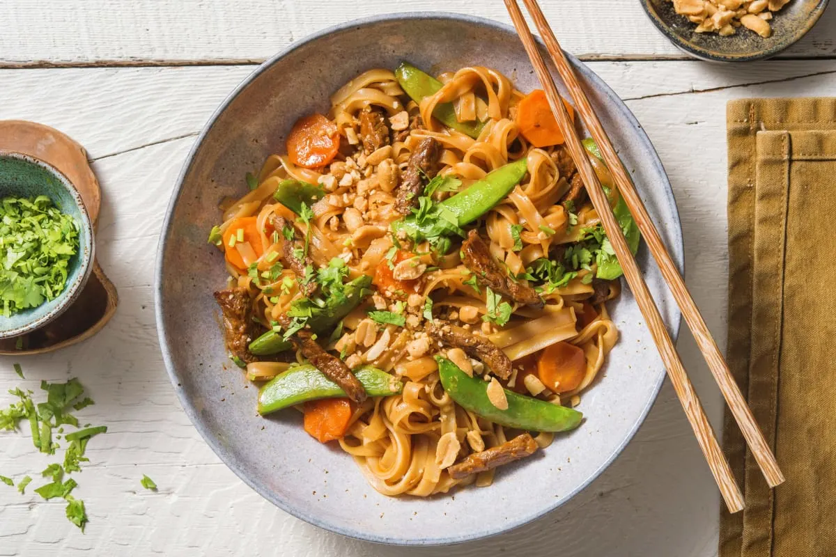 Pad Thai Noodles with Beef Pad Thai Noodles with Beef