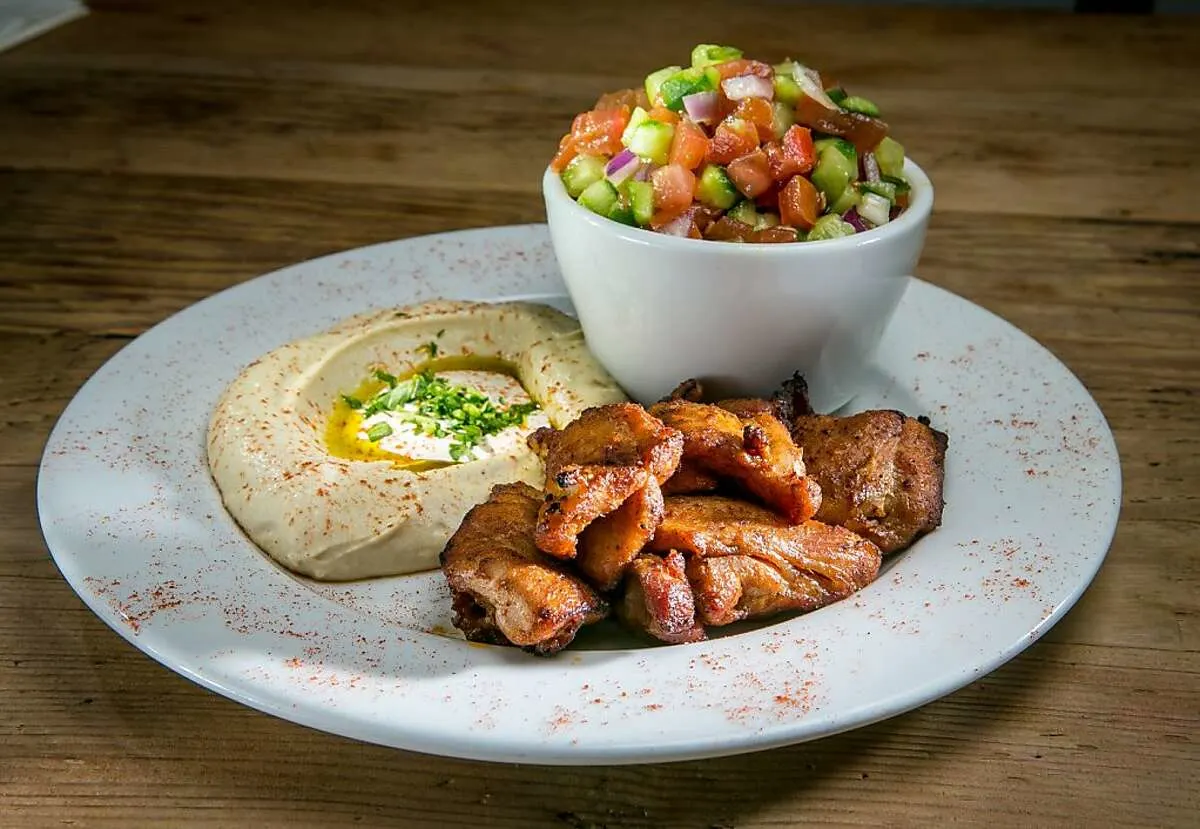 Chicken Cutlet Boxed Meal served with White Pita Chicken Cutlet Boxed Meal served with White Pita