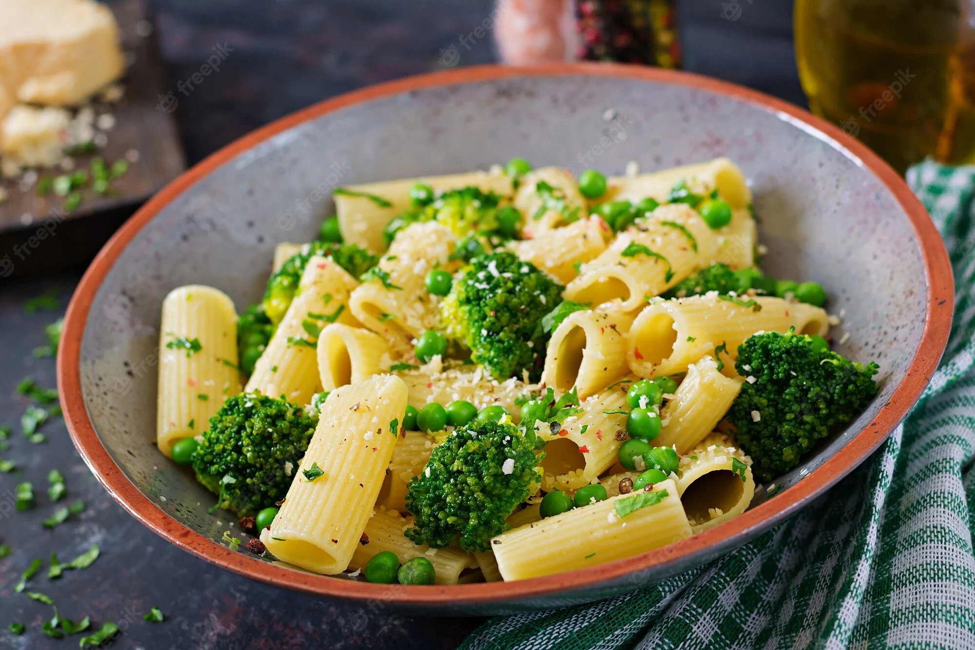 Vegan Rigatoni with Peas Vegan Rigatoni with Peas