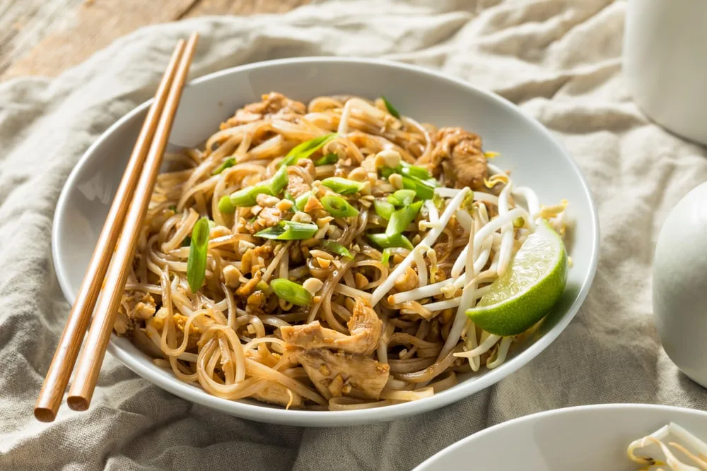 Shirataki Pad Thai Chicken Shirataki Pad Thai Chicken