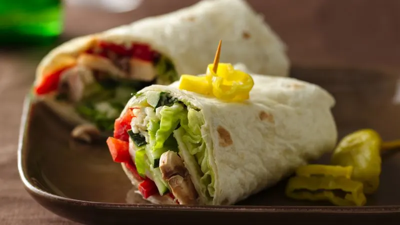 Vegan Poke Wrap & Shoyu Salad Vegan Poke Wrap & Shoyu Salad