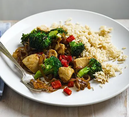 Gluten-Free Chicken in Ginger Garlic Sauce (No Peppers) with Brown Rice & Sauteed Vegetables