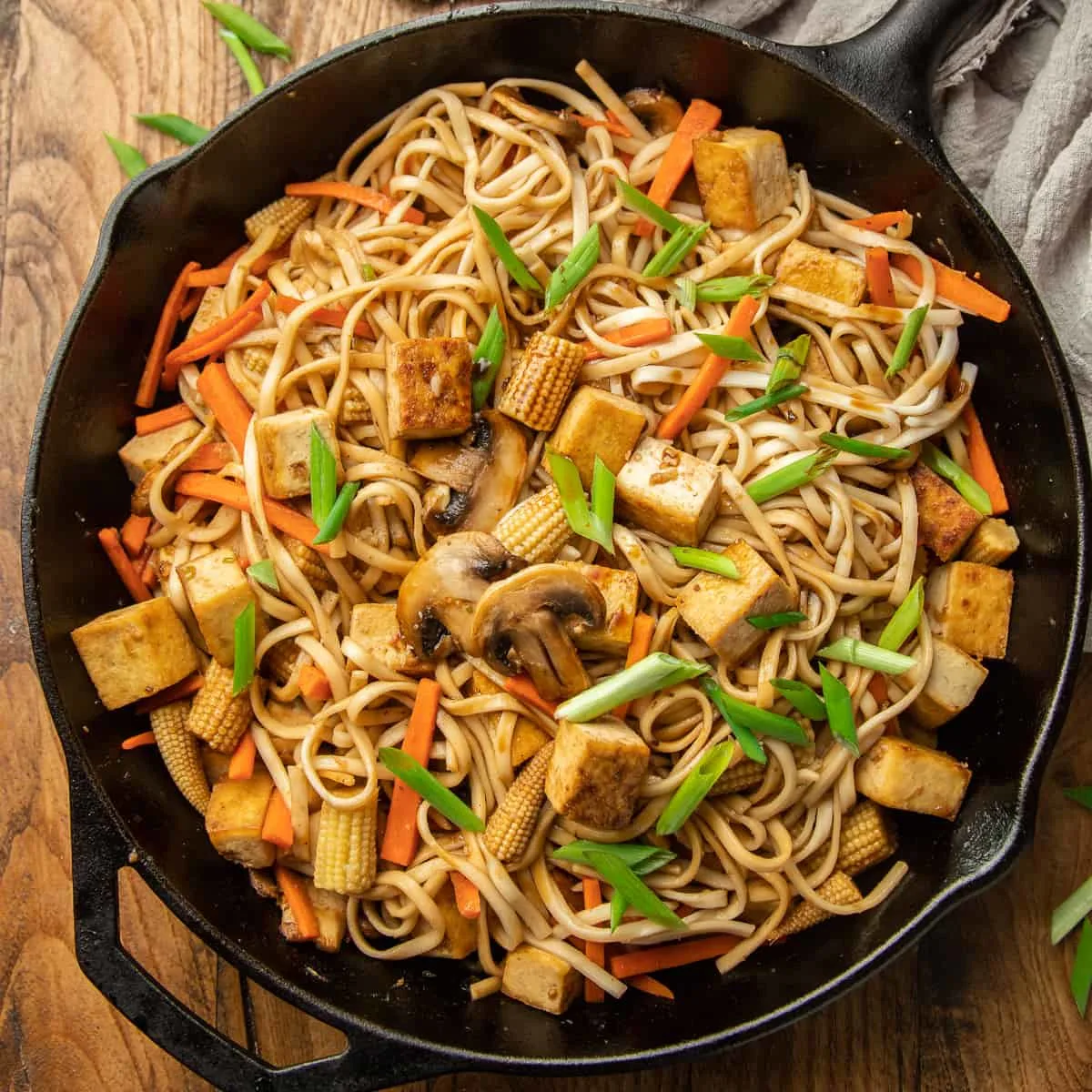 Tofu Lo Mein with Sauteed String Beans