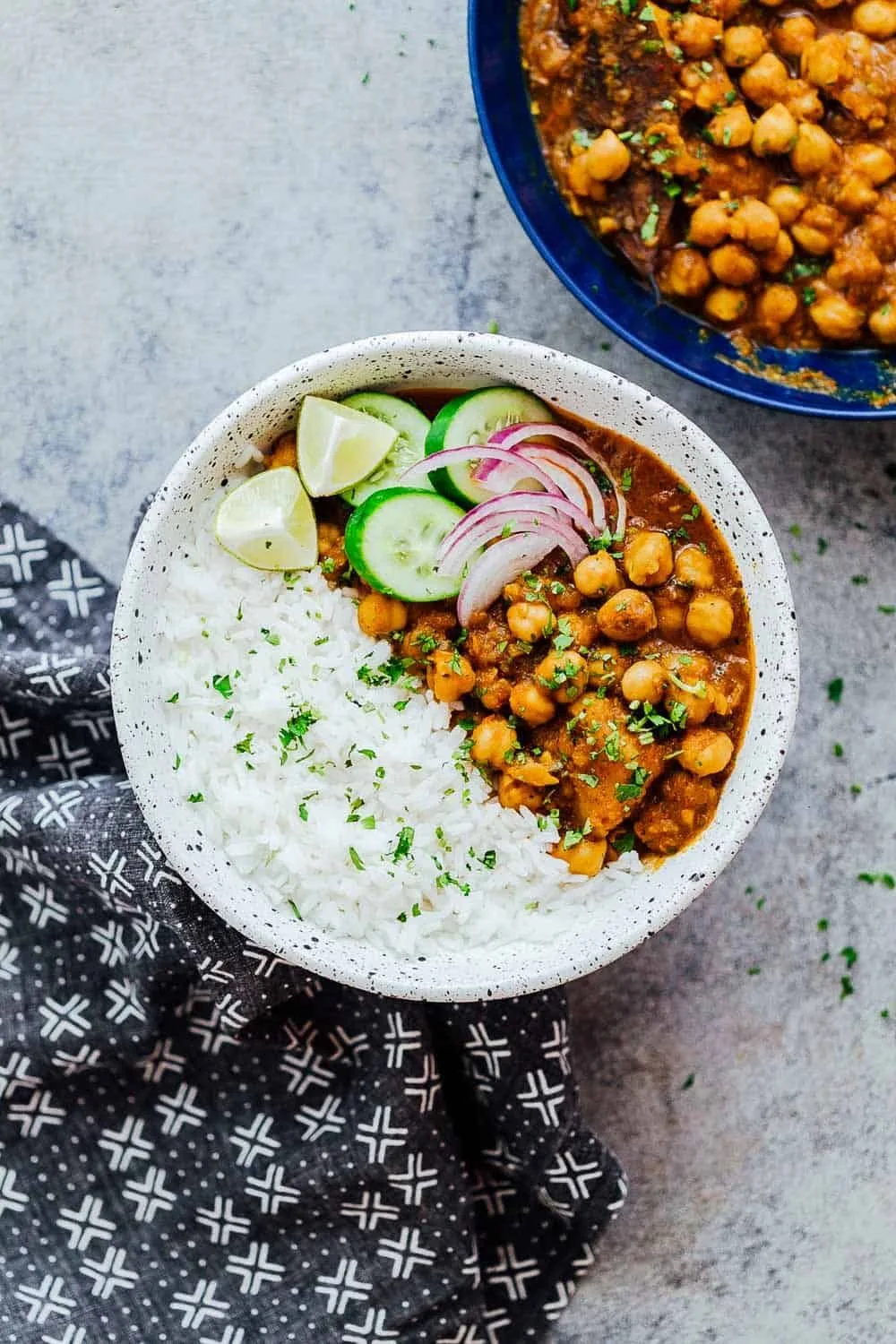 Chana Masala, Pulav Rice, Butter Naan & Cocktail Samosa [22oz]